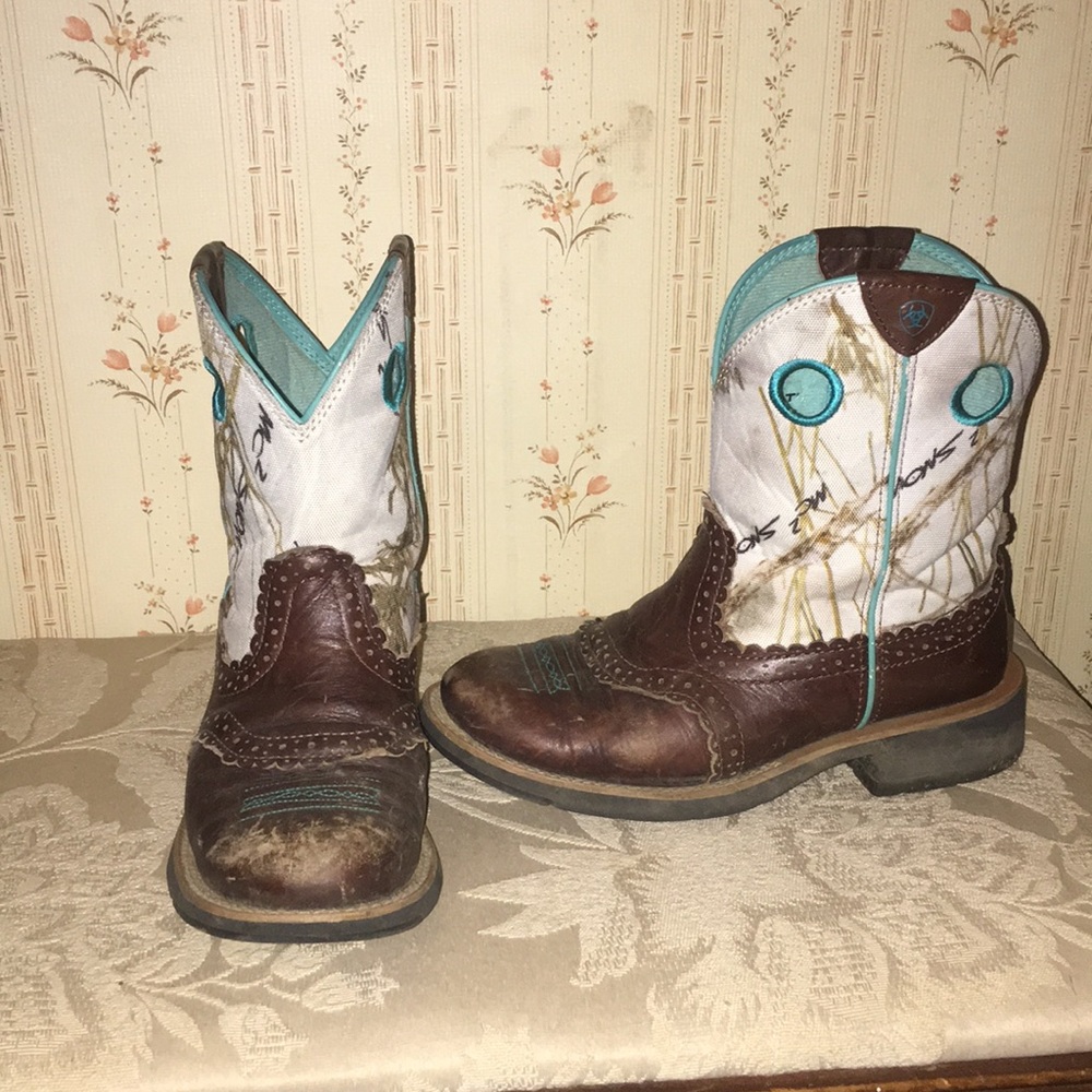 White Camo Ariat Cowboy Boots